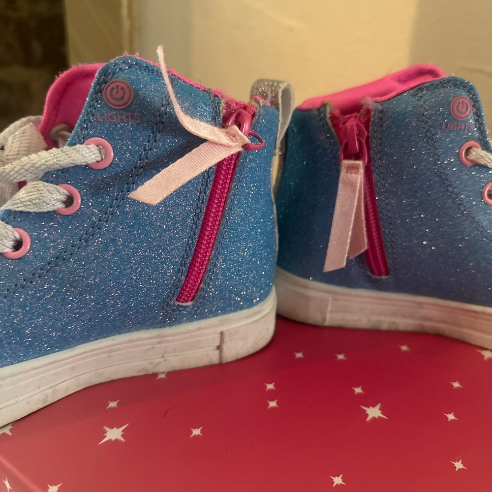 Twinkle Toes - Picture 3 of 5